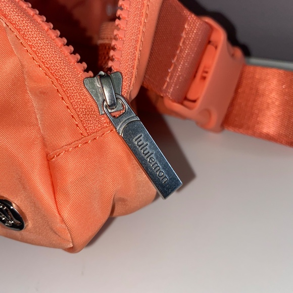 LULULEMON Coral Kiss Everywhere Belt Bag 1L - Picture 6 of 16